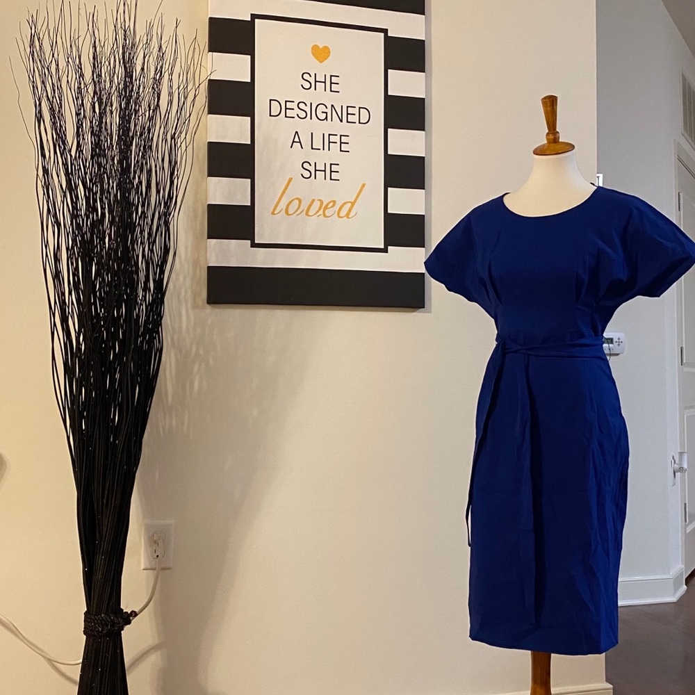 Midi length dress zipper and belt